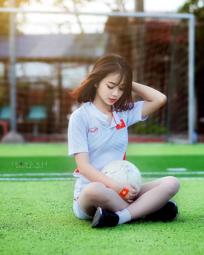 Bóng đá | Thể thao, Chụp ảnh, Dáng xinh