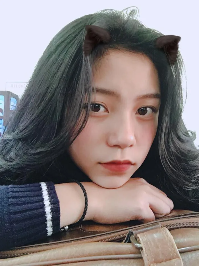 Cô bạn Đà Lạt 17 tuổi với gương mặt sắc lạnh, hứa hẹn sẽ soán ngôi hot girl  thế hệ mới