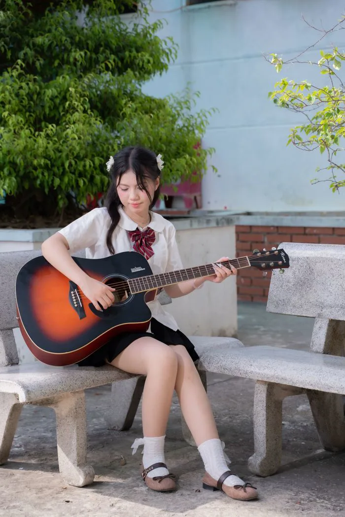 anh-gai-xinh-dan-guitar-1
