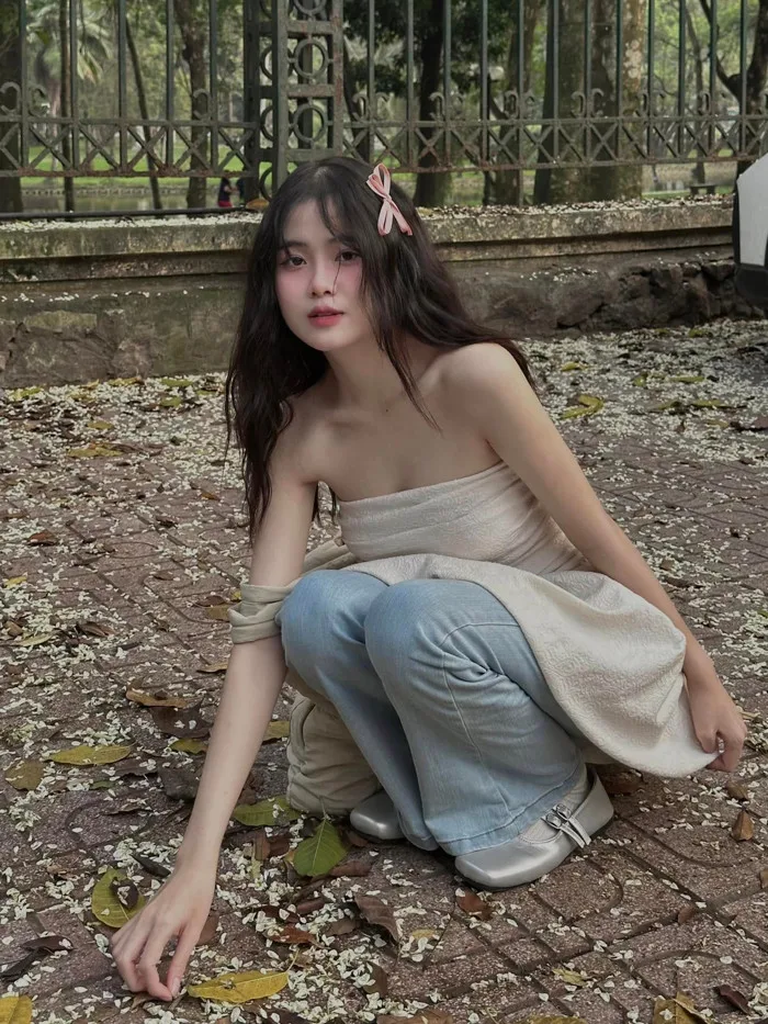 Chang Xi: Hot girl guitar triệu view gây sốt với nhan sắc