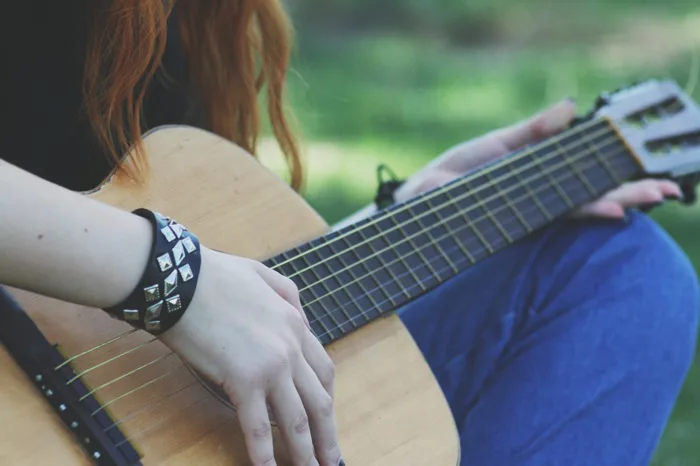 hình ảnh : tay, đàn ghi ta, Acoustic guitar, màu xanh da trời, nhạc cụ,  Guitarist, Guitar bass, Dụng cụ dây, Dụng cụ dây kéo 2449x1632 - - 61842 - hình  ảnh đẹp - PxHere