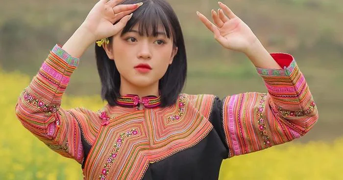 Hot girl ảnh thẻ dân tộc Giáy ngày càng xinh đẹp sau một năm nổi tiếng |  Báo Dân trí