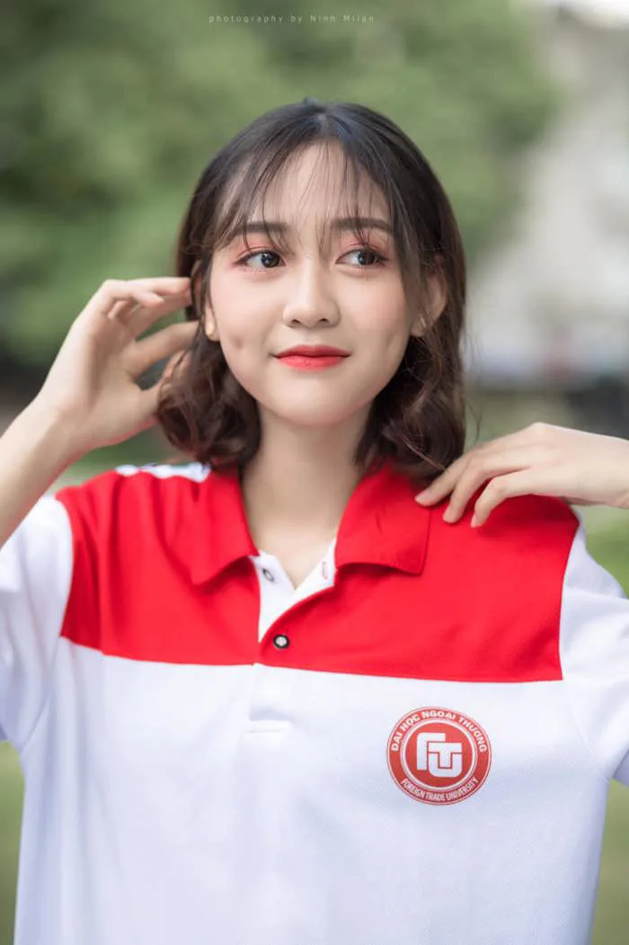 Loạt ảnh dàn nữ sinh diện đồng phục trường vẫn nổi bần bật: Một khi đã đẹp  phải đẹp bất chấp!