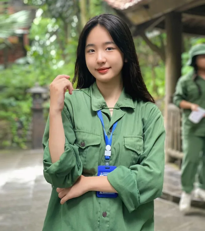 Ngắm dàn trai xinh gái đẹp Học viện Chính sách và phát triển trong màu áo  quân sự