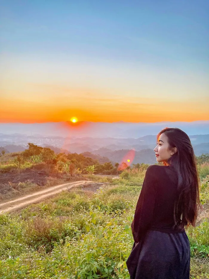 Cô gái xinh đẹp nhận 'triệu like' nhờ những tiết lộ thú vị về du lịch Điện  Biên