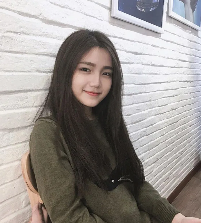 Bức hình 2 cô nàng 
