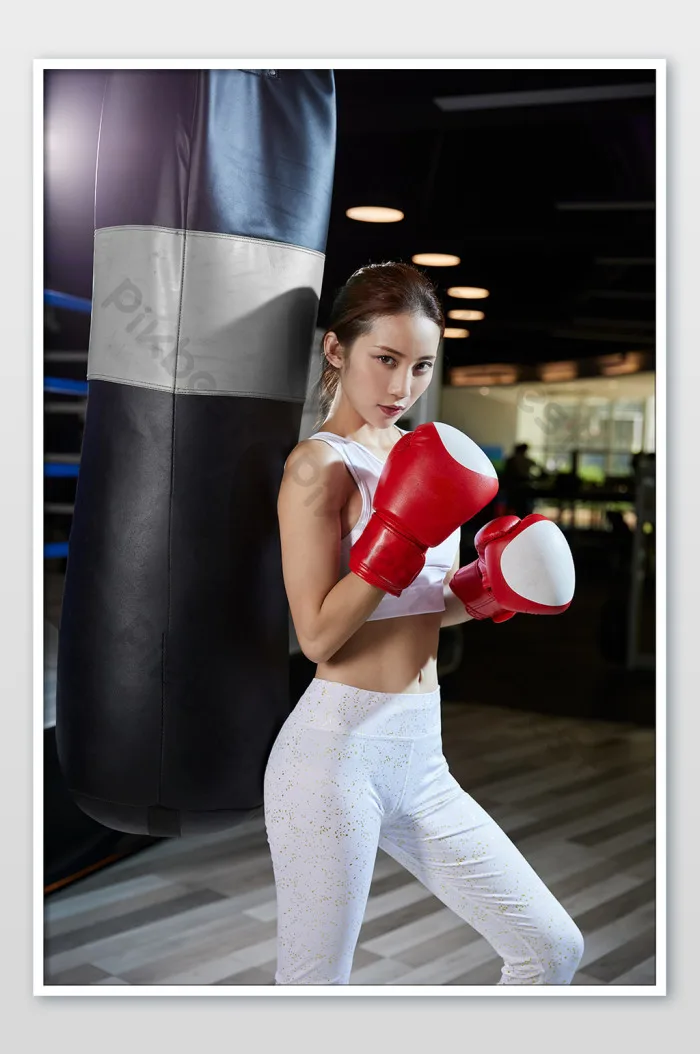 Tải miễn phí Hình ảnh Quảng Cáo Cho Cô Gái Tập Gym Với Bao đấm Và Tư Thế  đấm Bốc đẹp Trai Nhiếp Ảnh | JPG chuyên nghiệp - Pikbest