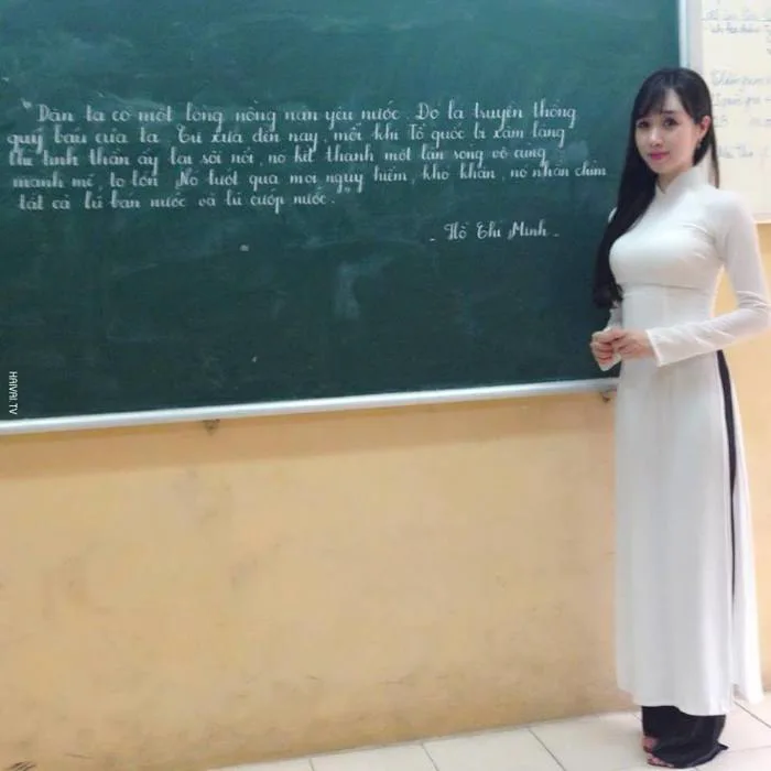 Dân mạng bị “hút hồn” vì cô giáo trẻ xinh xắn, chữ đẹp tuyệt vời | Tin tức  mới nhất 24h - Đọc Báo Lao Động online - Laodong.vn