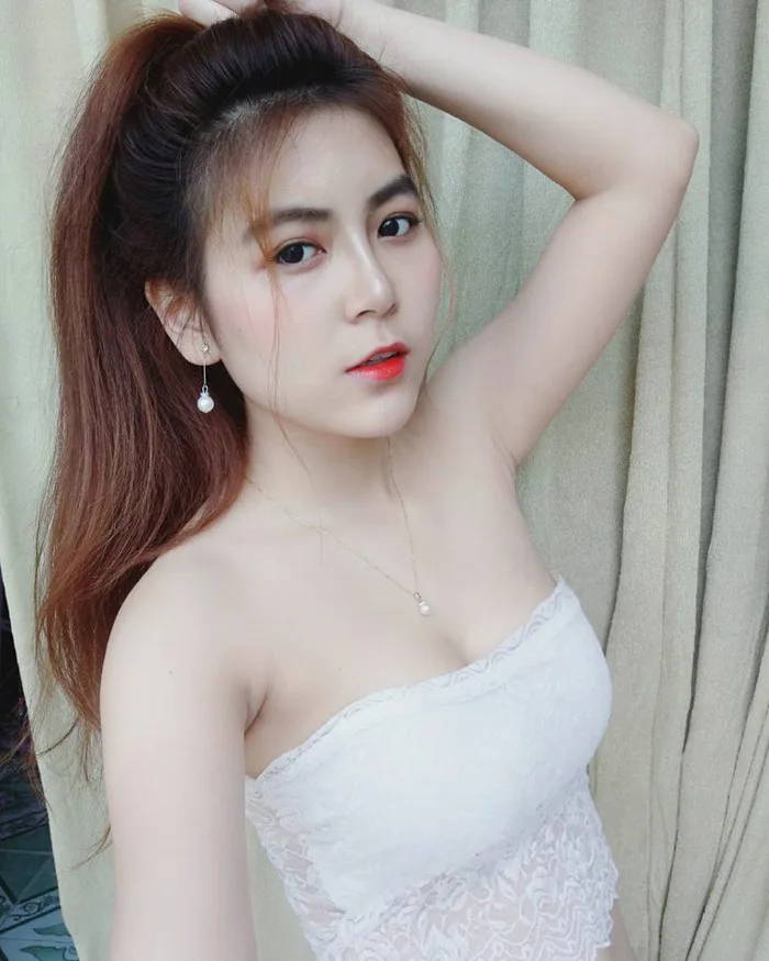 Những cô giáo cực hot trên MXH: Mặt xinh, body nóng bỏng chẳng kém cạnh hot  girl