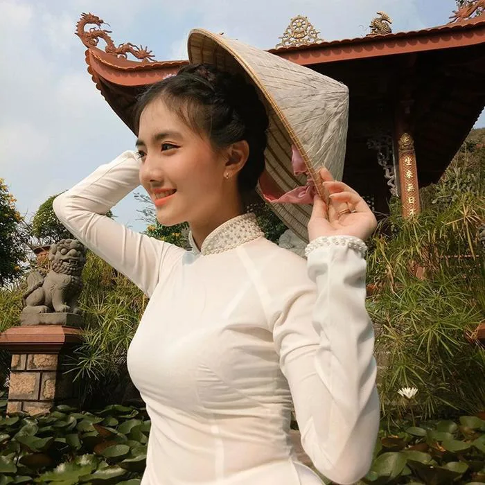 Thiếu nữ An Giang sở hữu góc nghiêng thần thánh, đẹp như tượng tạc | Báo  Dân trí