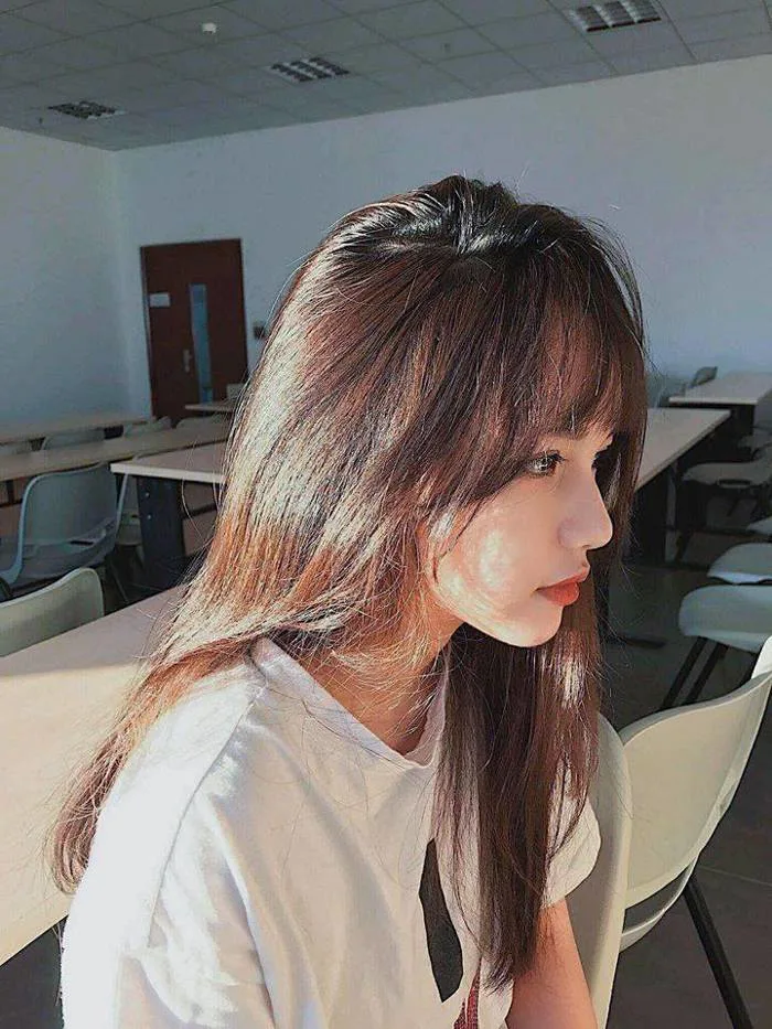 Cô bạn Gia Lai với ảnh chụp nghiêng thần thánh: Con gái chỉ cần một góc mặt  đẹp thôi