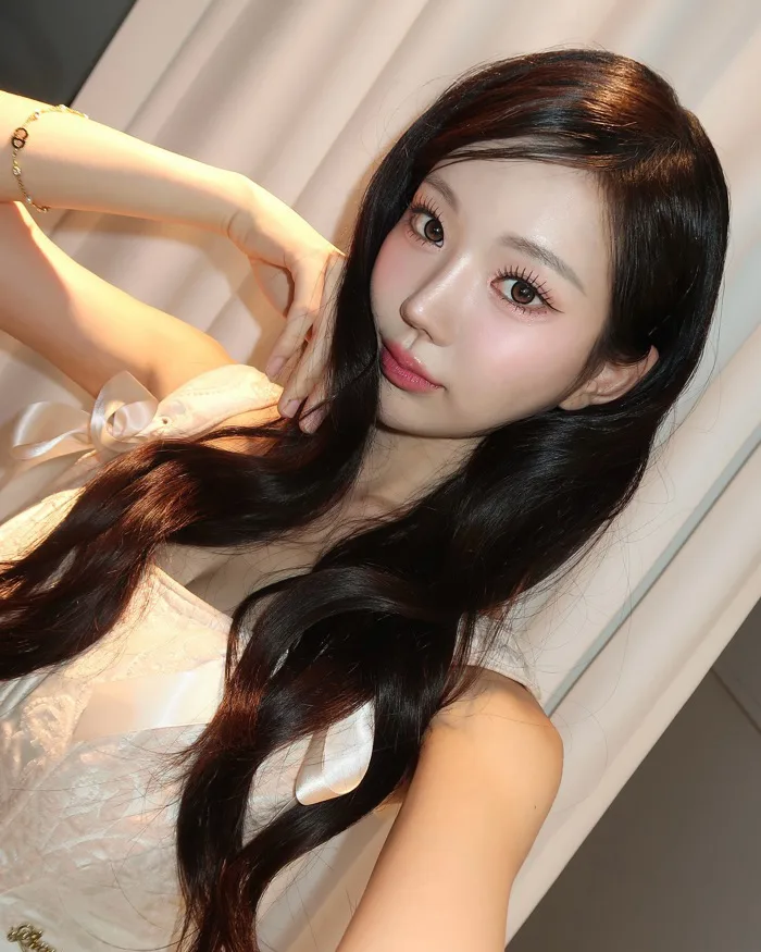 Lee Ye Dam: Hot girl Hàn Quốc bị nghi ngờ là sản phẩm của AI vì 'quá xinh  đẹp'