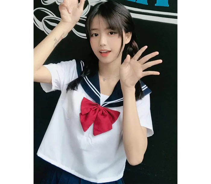 Mặc đồ hầu gái lên sóng, nữ streamer bị fan chấn chỉnh, ảnh đời thường mặc  mỏng tang hút bộn like