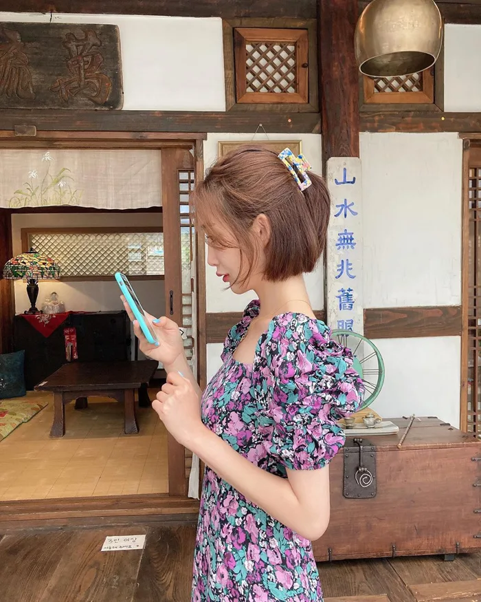 Nàng tóc ngắn cũng diện được kẹp càng cua xinh ngất, lại có tới 2 cách mà  cách nào cũng sang