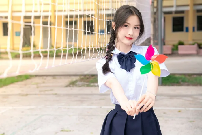Gợi ý top những cách chụp ảnh kỷ yếu ĐẸP tạo dáng chụp áo dài cực XINH