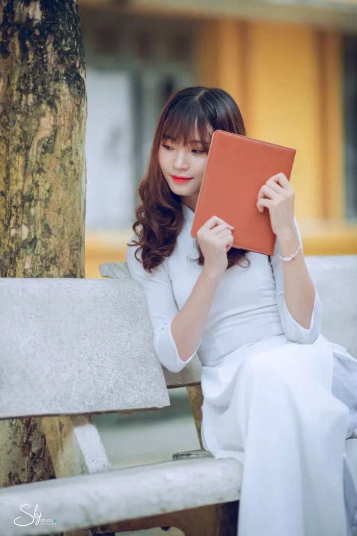 Chụp Kỷ Yếu - 40 Kiểu Tạo Dáng Chụp Ảnh Kỷ Yếu Hot Nhất 2021 | Chụp ảnh  nhóm, Chụp ảnh nữ
