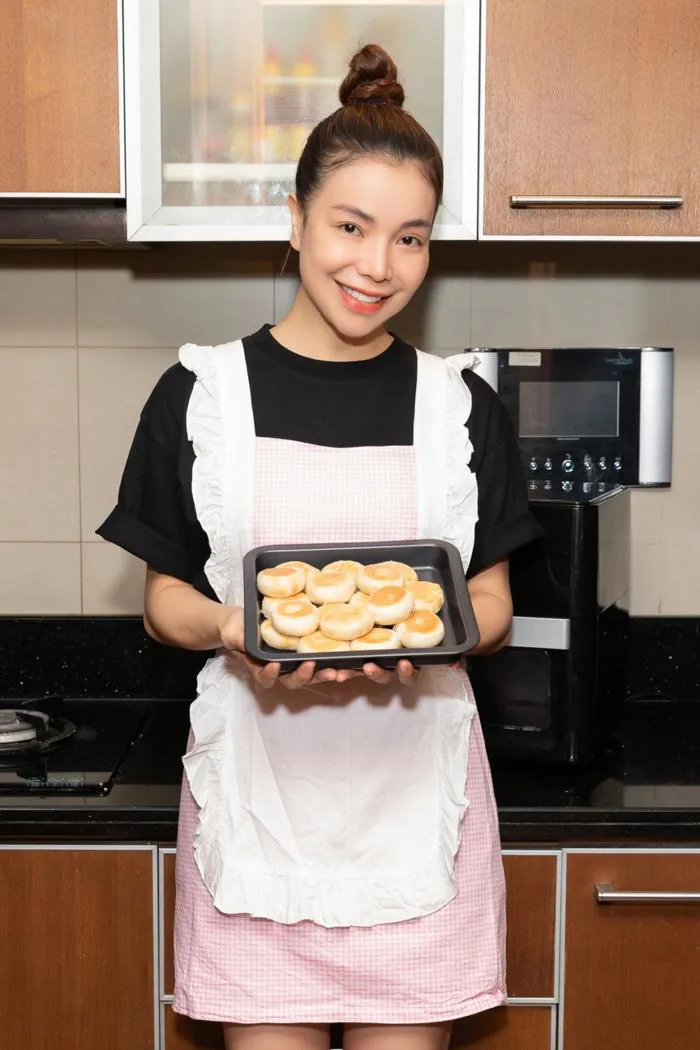 anh-gai-xinh-lam-banh-1