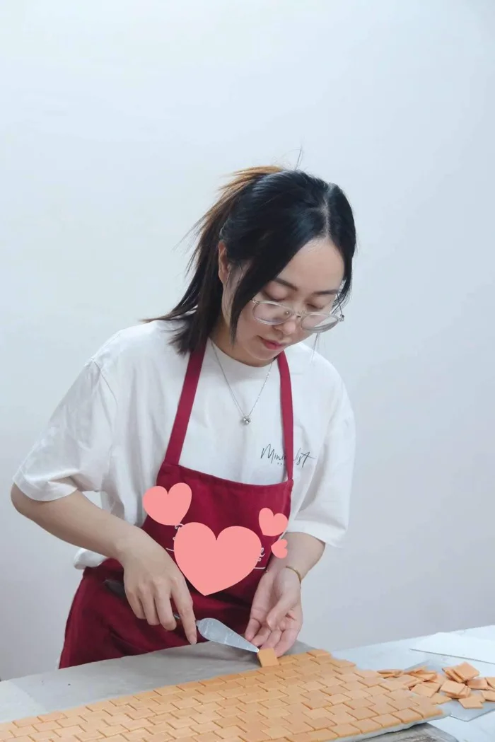 Cô gái 9x làm bánh trung thu mang hình ảnh làng quê Bắc Bộ