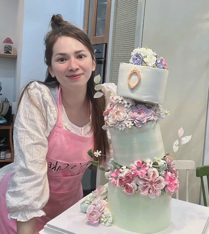 Cô gái từ bỏ việc văn phòng về làm bánh kem có thu nhập gấp 5 lần