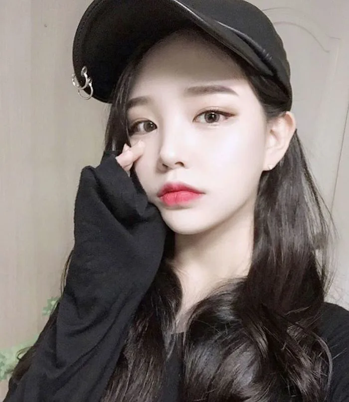 Khám phá 320 ý tưởng girl lạnh lùng và tư thế chụp ảnh trong 2026 |  ulzzang, tóc đẹp, nữ thần và các ý tưởng khác