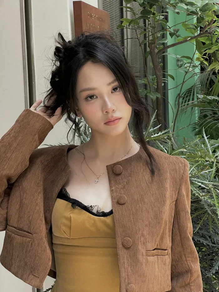 Nữ chính đẹp nhất cuộc chiến phim lễ 30/4: Nhan sắc trong trẻo tựa sương  mai, đôi mắt lấp lánh như hạt ngọc