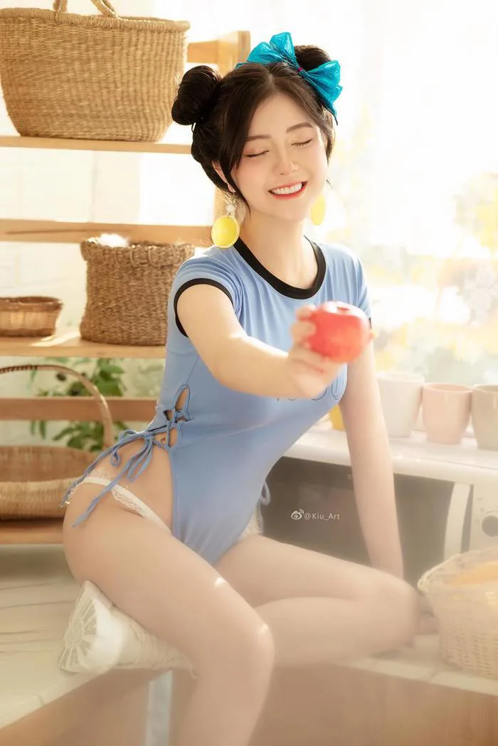 Hot girl Ba Vì 'Trang Chuối' gợi cảm với phong cách Lolita