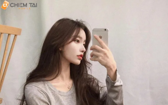 Cách selfie đẹp cho nữ mặt tròn giúp gương mặt THON GỌN