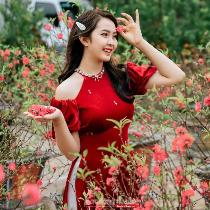 Thiếu nữ Nghệ An khoe sắc đón Xuân - Đài phát thanh và truyền hình Nghệ An