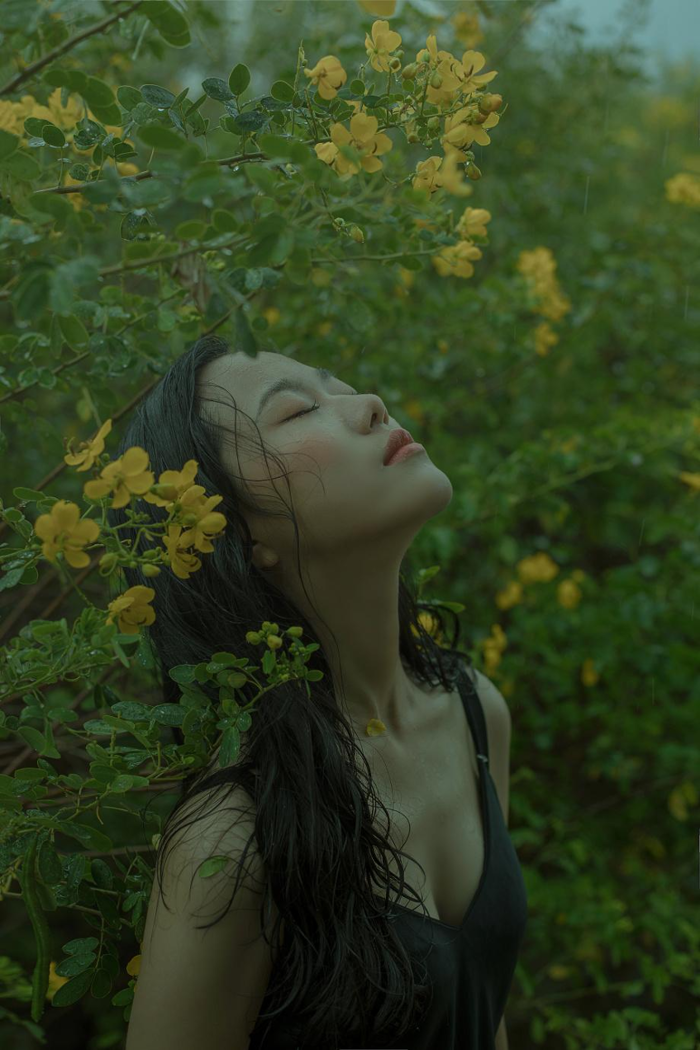 Concept chụp ảnh dưới mưa thật so deep