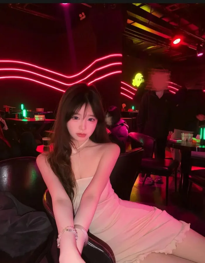 203+ ảnh gái xinh đi bar xinh đẹp với visual đầy mê hoặc