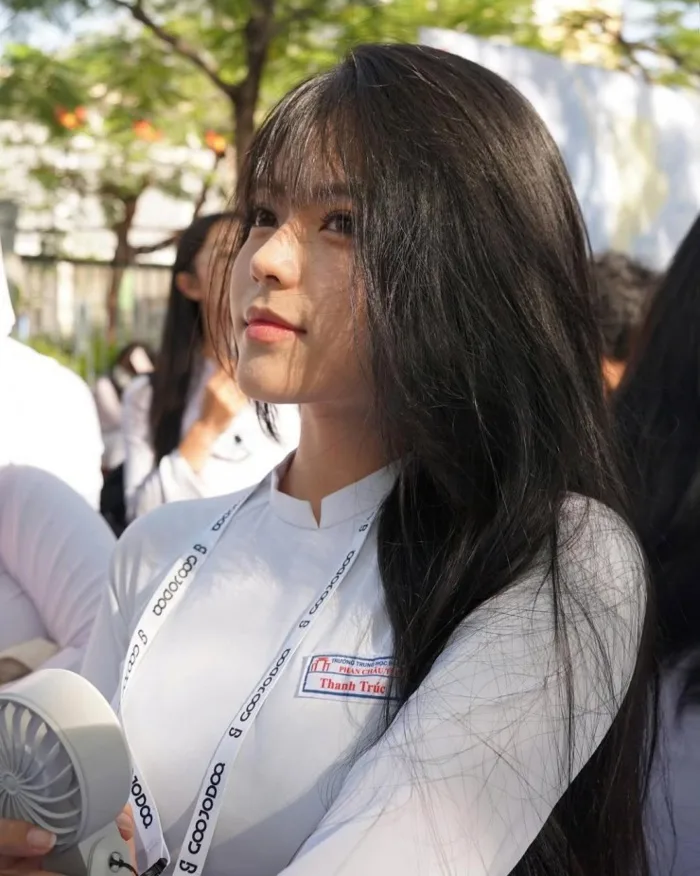 Nữ sinh gây chú ý 