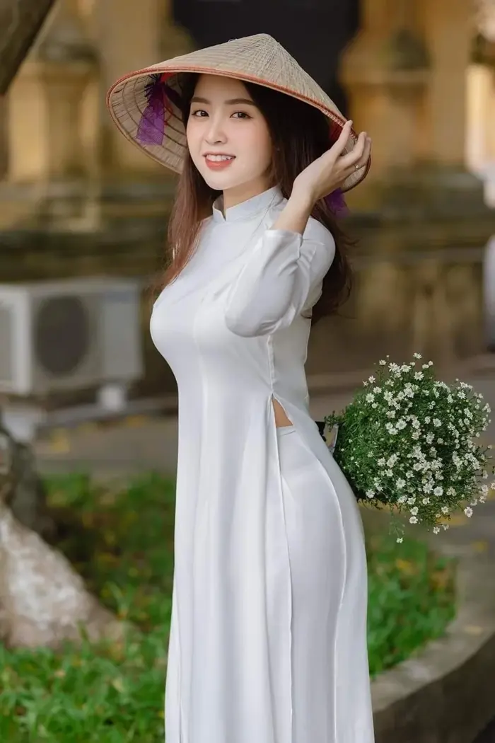 Bộ ảnh gái xinh áo dài sexy khoe dáng chuẩn cực cuốn hút