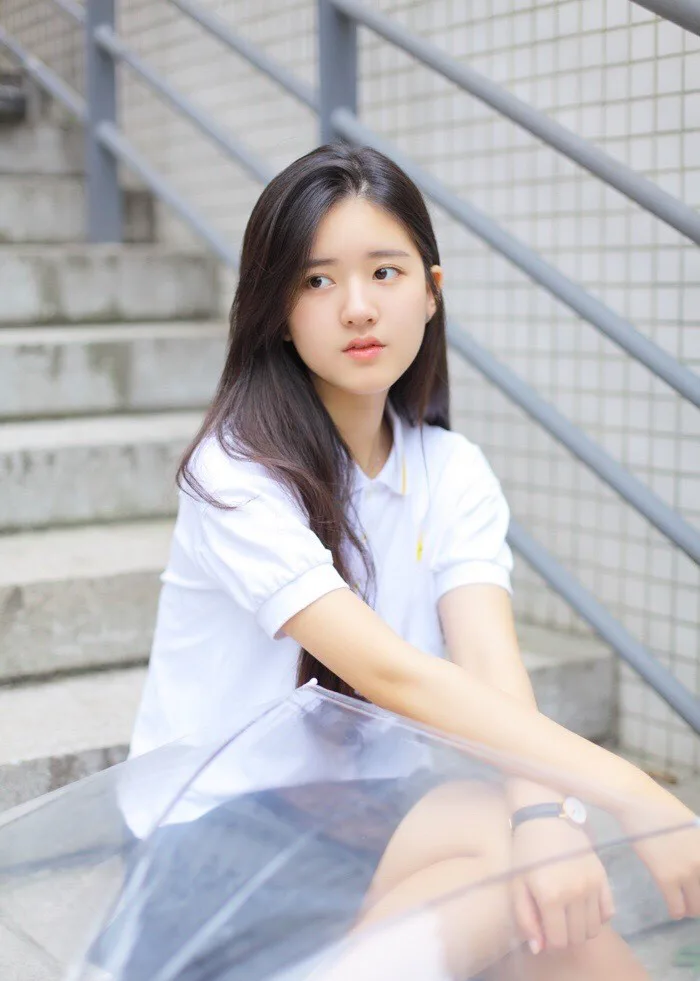 Hot girl Lộ Tư xinh đẹp như nắng sớm cướp đi trái tim bao người