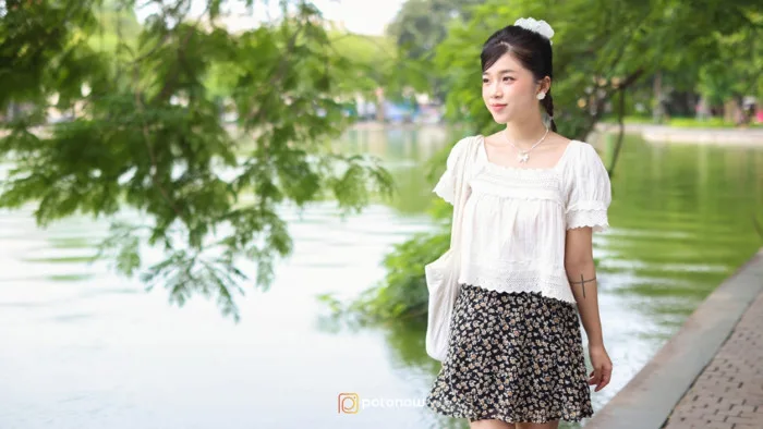 99+ cách tạo dáng chụp ảnh đứng nữ cực dễ áp dụng - Potonow Blog