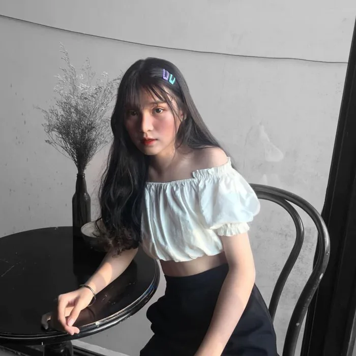Nữ sinh Phú Quốc bỗng dưng nổi như cồn trên mạng, tấp nập người follow chỉ  nhờ một bức hình này