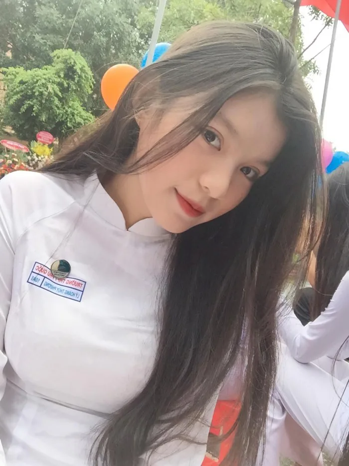 Nữ sinh Phú Quốc bỗng dưng nổi như cồn trên mạng, tấp nập người follow chỉ  nhờ một bức hình này