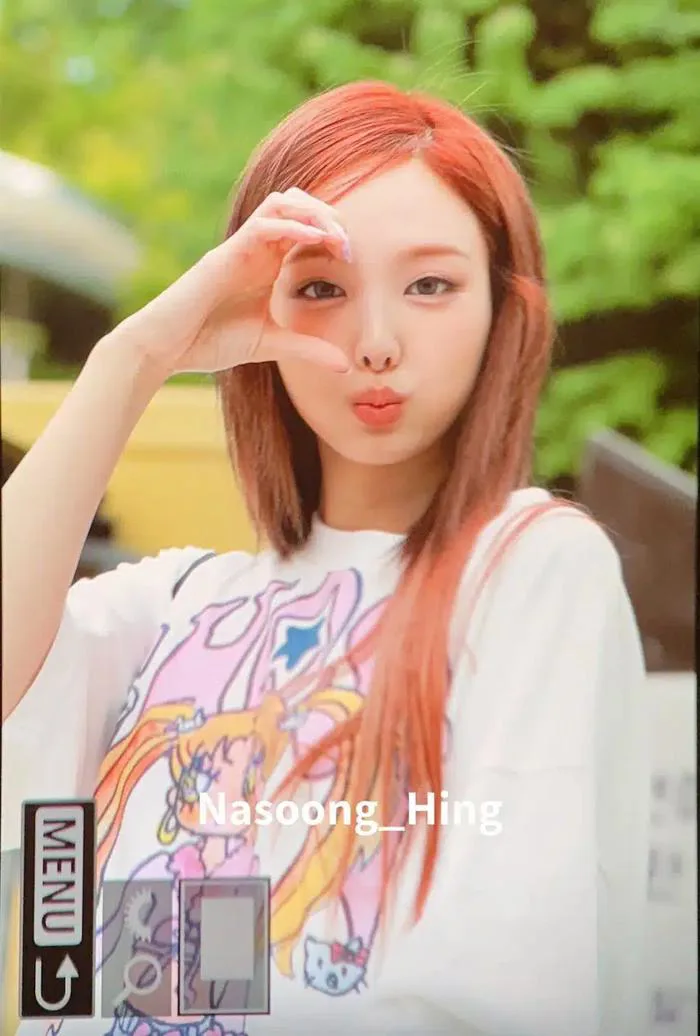 Thần tượng nào đã chụp 370 bức ảnh Polaroid? Ngay cả Sappol🥹 - quạt cộng  Cộng đồng
