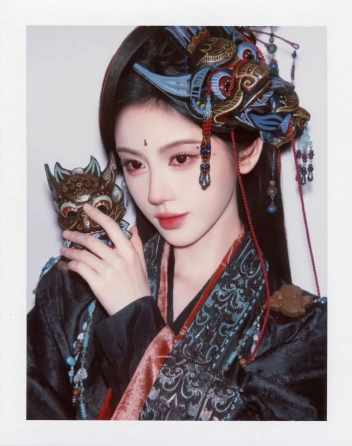 Đã tìm thấy nữ thần ảnh polaroid đẹp nhất showbiz: Góc thẳng góc nghiêng  đều thần thánh, 360 độ không một khuyết điểm