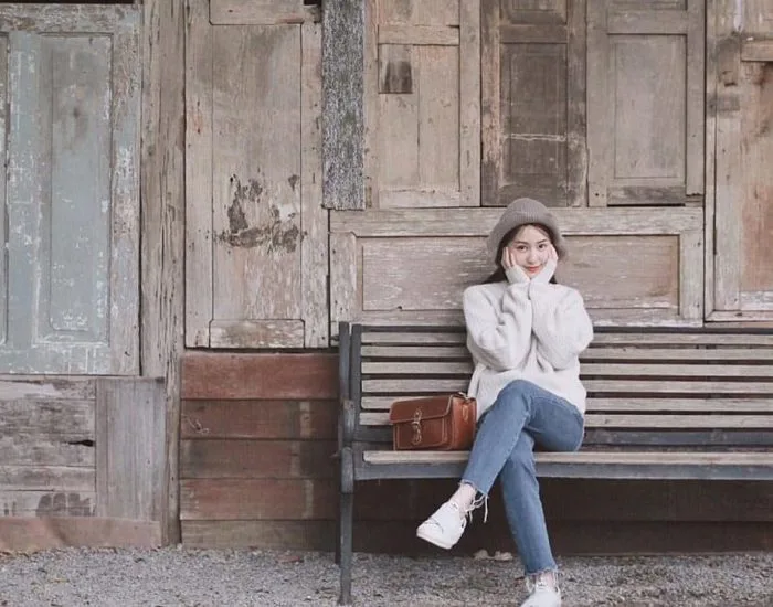Mẹo tạo dáng chụp ảnh giúp nàng luôn xinh lung linh-AAA JEANS