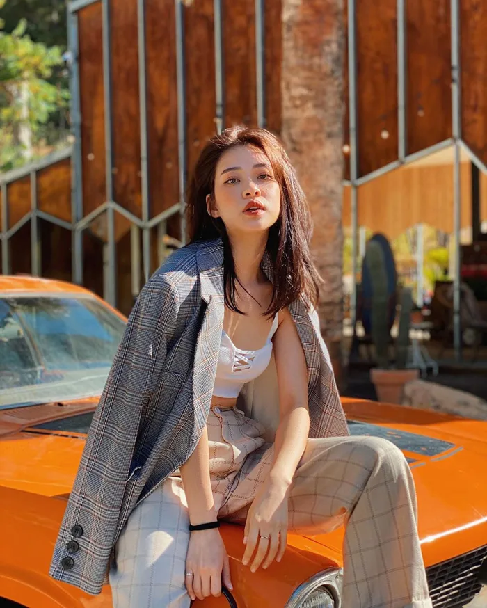 Street style hội gái xinh mặc đẹp Instagram: Cả tá kiểu quần ống rộng được  lăng xê, ai cũng mix đồ đẹp “bá cháy”