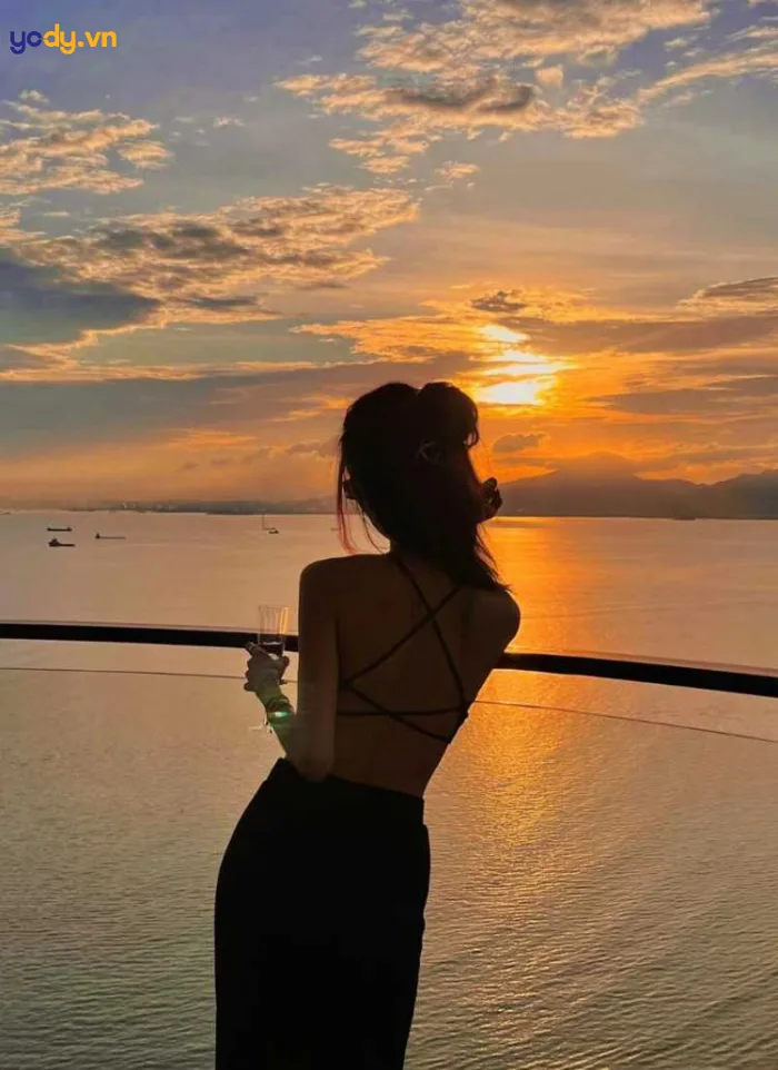 Tuyển tập 50+ hình ảnh cô gái quay lưng xinh đẹp, lạnh lùng | Yody