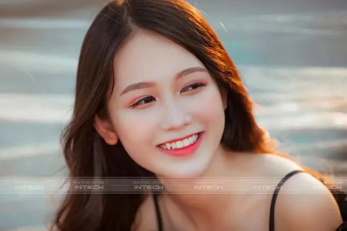 Răng khểnh đẹp hay xấu? Tướng số răng khểnh nói lên điều gì?