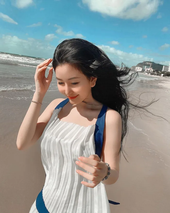 Gái xinh Sài Gòn - Võ Ngọc Trân bỗng khác lạ trong ảnh đăng story, lại một  tác phẩm của dùng app quá đà?