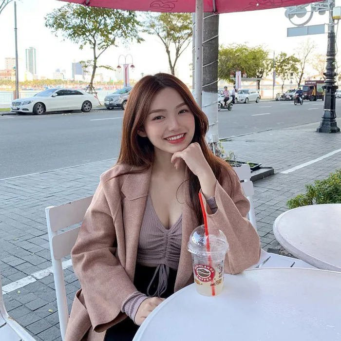 Gái sinh Sài Gòn lên báo nước ngoài vì quá nóng bỏng và nuột nà - Saostar.vn