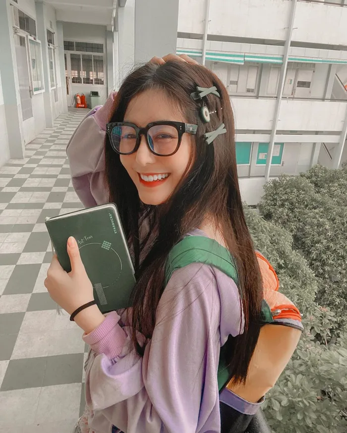 Gái xinh Sài Gòn - Võ Ngọc Trân bỗng khác lạ trong ảnh đăng story, lại một  tác phẩm của dùng app quá đà?