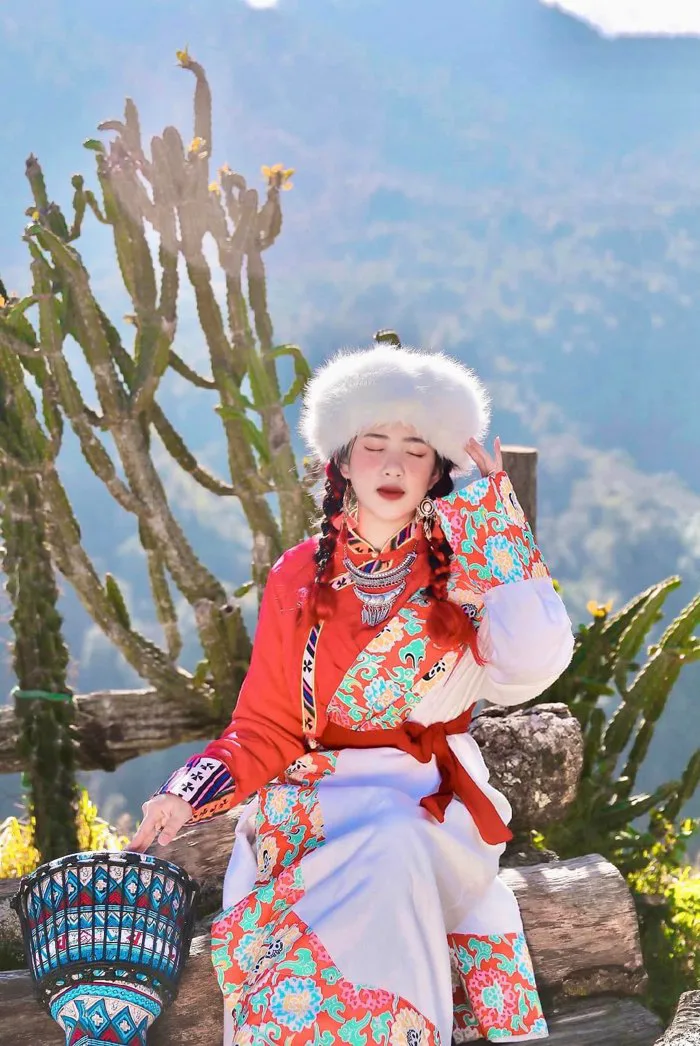 Xuất hiện hàng loạt “thiếu nữ du mục Mông Cổ, Tây Tạng” xinh đẹp giữa núi  rừng Sa Pa