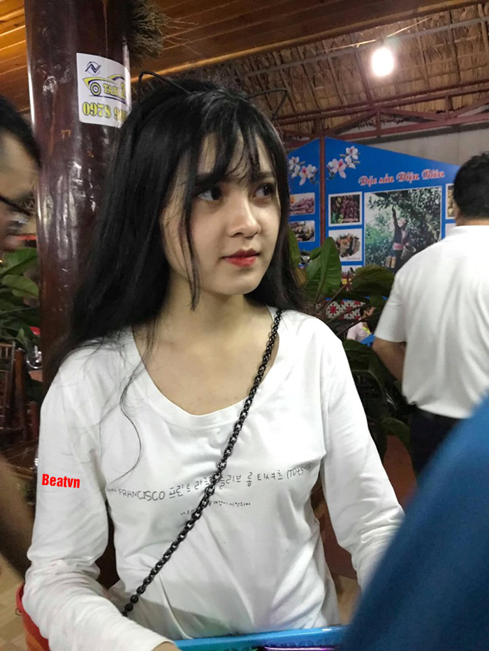 Gái xinh đi bán hàng rong ở Lào Cai được xin info tới tấp, bị nhiều người  đặt nghi vấn 
