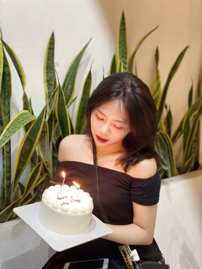 Gái xinh | Dáng chụp ảnh sinh nhật, Mẫu chụp ảnh sinh nhật, Sinh nhật đơn