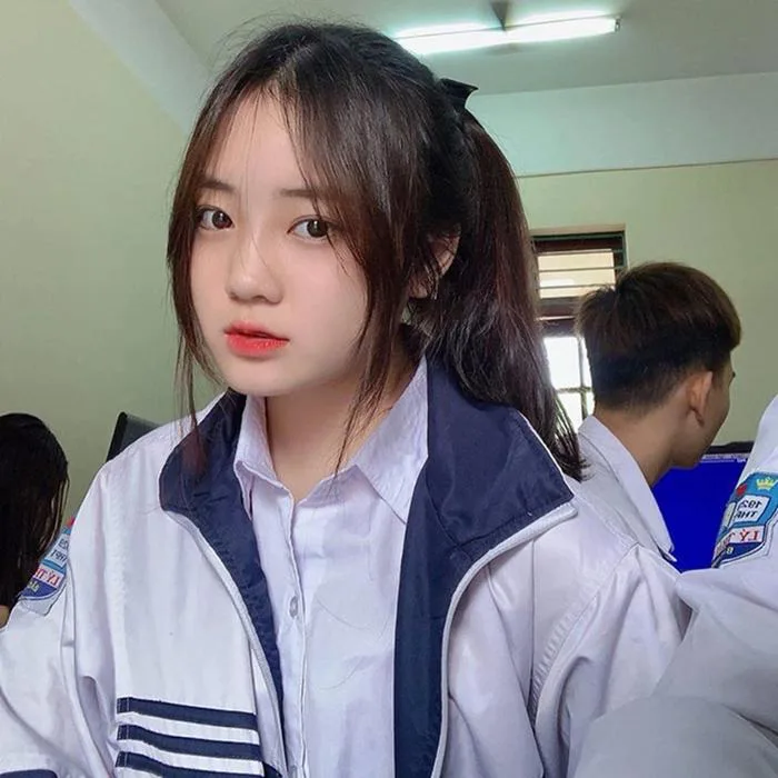 Top 3 nữ sinh xinh đẹp nổi bật trong bộ đồng phục | Báo Dân trí