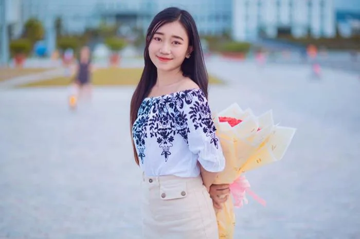 Những nữ sinh Lào xinh xắn như hot girl, gây bão cộng đồng mạng Việt | Báo  Dân trí